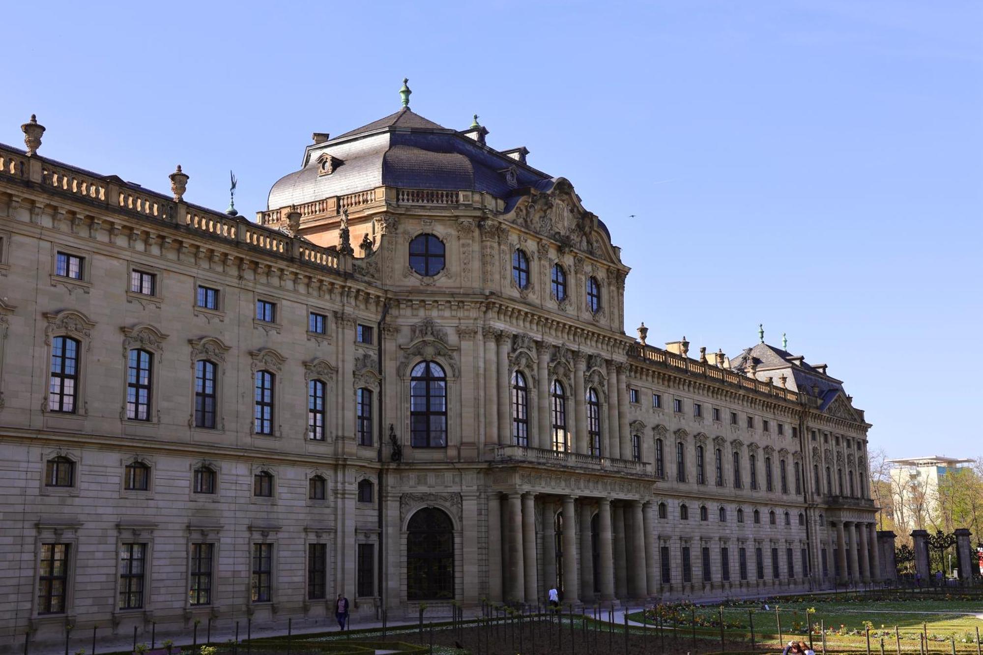 Ringpark-Ferien Appartement Würzburg Buitenkant foto